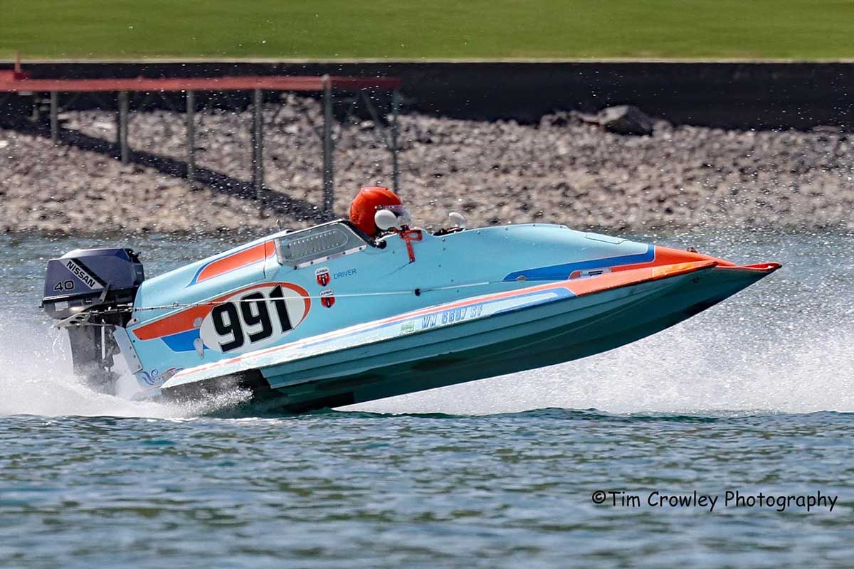 Tunnel Boat Racing Tunnel Boat Racing